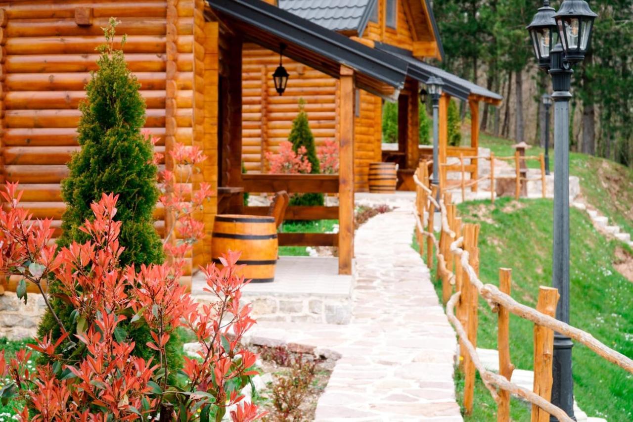 Forest&Lake Cottages Virpazar Exterior photo